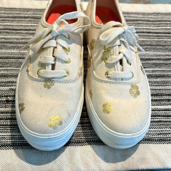 Sold at Anthropologie Keds TRIPLE HIBISCUS NATRUAL / GOLD Size 6.5 - Picture 4 of 8